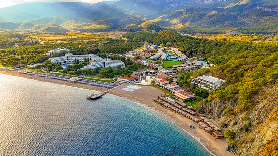 Begin Your Vacation in Comfort: VIP Transfer from Antalya Airport to Kemer