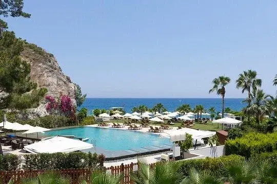 Club Med Palmiye Transfer Prices 2026: The Most Comfortable Transportation Guide from Antalya Airport
