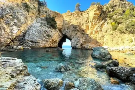 Delik Deniz King Bay in 2026: Hidden Paradise or Dangerous Trap?