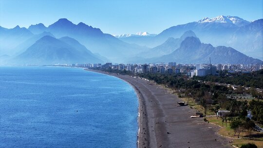 Visiting Antalya in Winter: Transfer and Transportation Guide